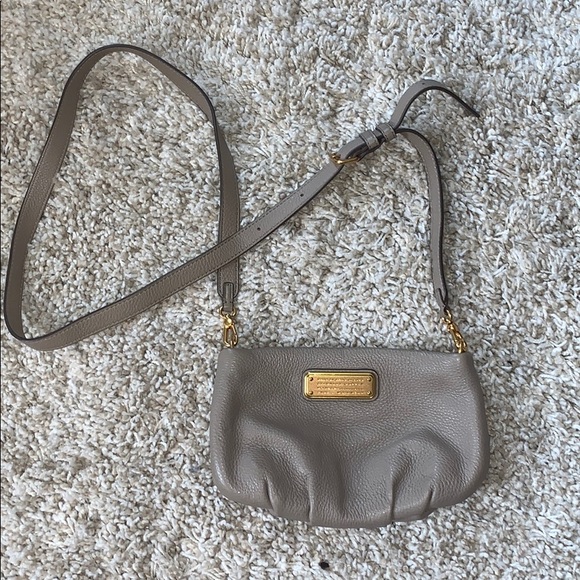 Marc Jacobs Handbags - Marc Jacobs crossbody!